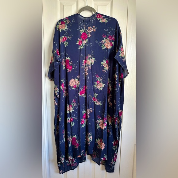 Torrid Floral Kimono, size 00 - Picture 2 of 10